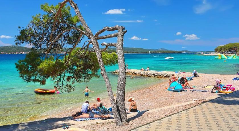 ホテル Pearl Of The Biograd ビオグラード・ナ・モル エクステリア 写真